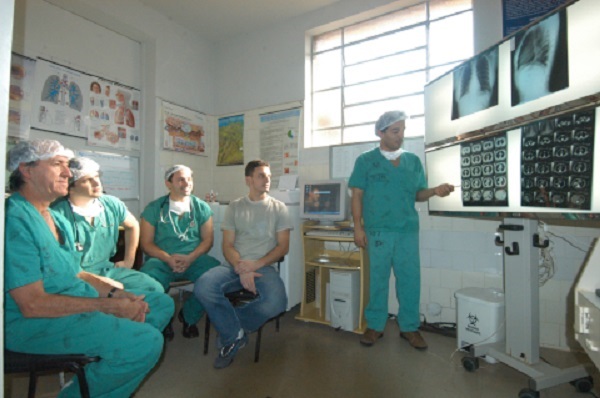 Fhemig abre processos seletivos para residência médica e outros cargos