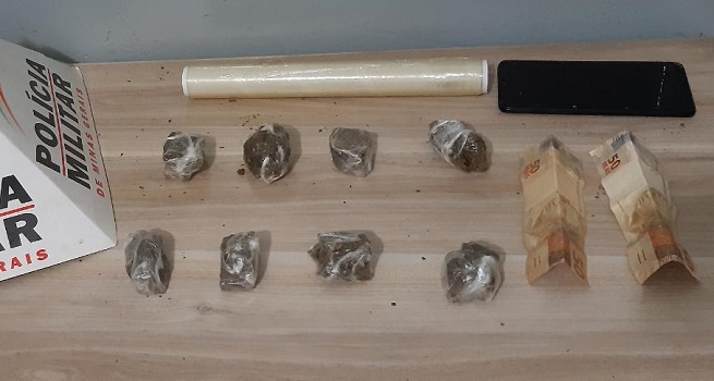 Acusados de tráfico são detidos pela PM no Bairro Urciano Lemos