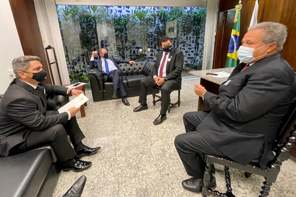 Araxá consegue R$ 2,5 milhões para a UTI Neonatal e Pediátrica em reunião no Senado Federal