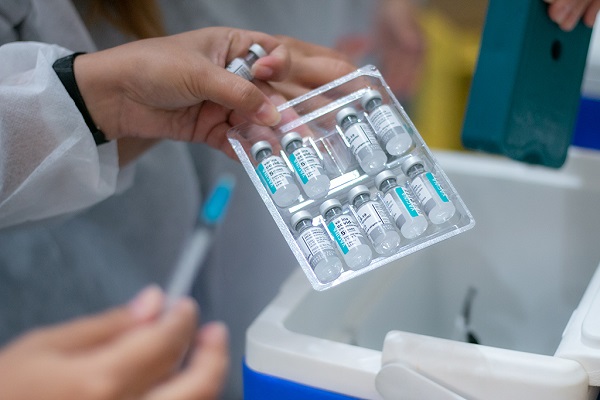 Fiscalização contra a Covid-19 multa festa que reuniu 90 pessoas