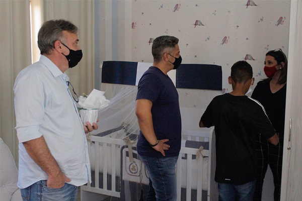 Governo de Minas entrega Plano Estratégico Ferroviário