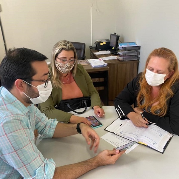 Vereadores buscam a implantação de aplicativo para combate à violência contra a mulher em Araxá