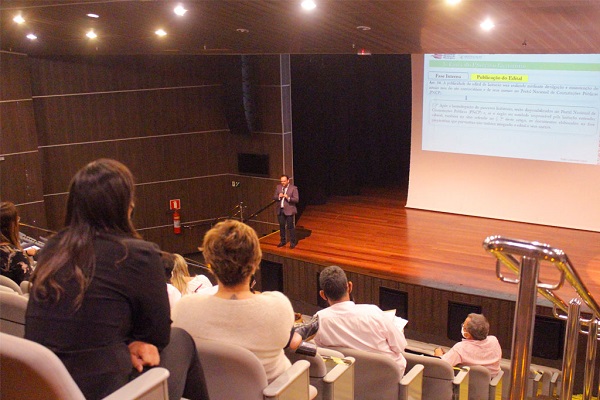 Curso sobre a Nova Lei de Licitações é aplicado para servidores da PMA