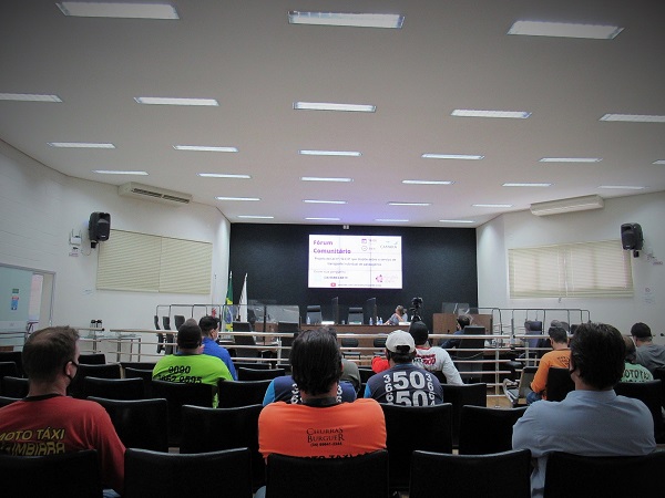 Fórum debate Projeto para regulamentação da atividade de mototaxistas
