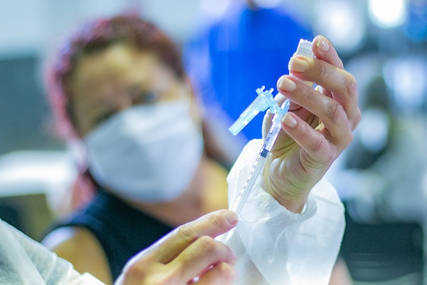 Vacinação em Araxá chega ao público com 29 anos nessa quarta-feira