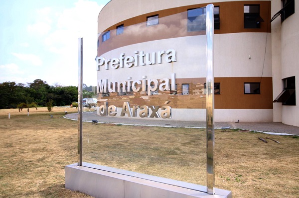 Conab verifica alta superior a 50% de cenoura e tomate no atacado