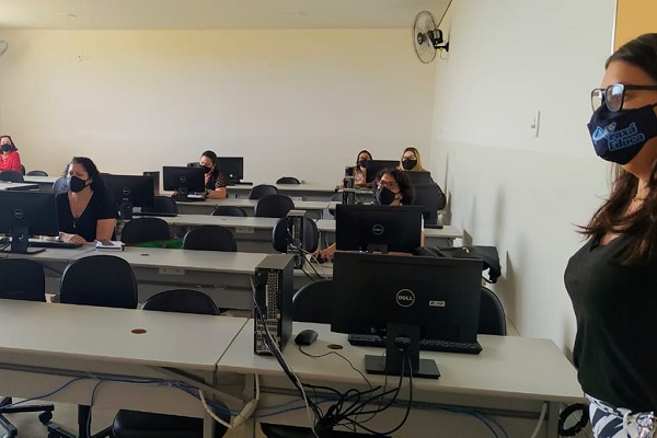 Araxá cria plataforma de ensino público a distância