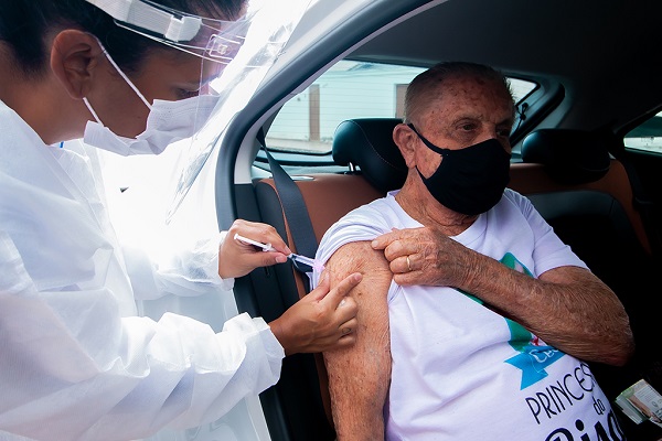 Safra de café em Minas Gerais deve ter redução de 38,1%