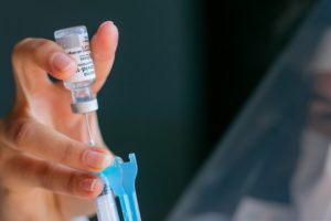 Araxá suspende aplicação da vacina Pfizer por falta de doses