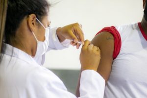 Araxá suspende aplicação da vacina Pfizer por falta de doses