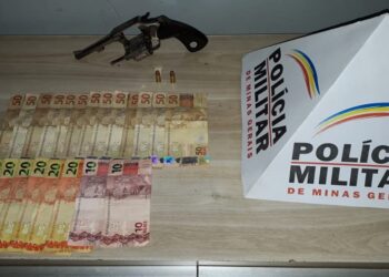 Operações da PM em Araxá e Perdizes prendem acusados com drogas e armas de fogo