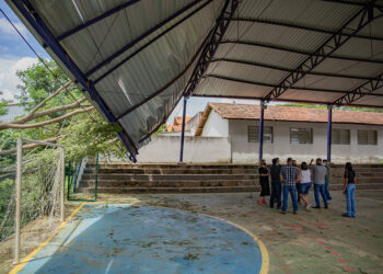 Mais de 2,5 milhões de mineiras e mineiros ainda não completaram o esquema de vacinação contra a Covid