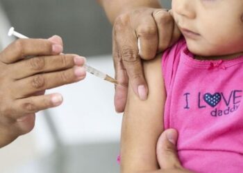 Mais de 2,5 milhões de mineiras e mineiros ainda não completaram o esquema de vacinação contra a Covid