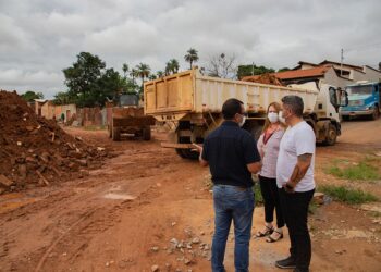 Araxá começa a desocupar áreas invadidas e presta assistência às famílias retiradas