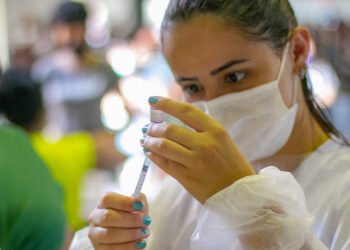 Crianças de 06 anos, sem comorbidades, podem tomar vacina em Araxá nessa sexta-feira