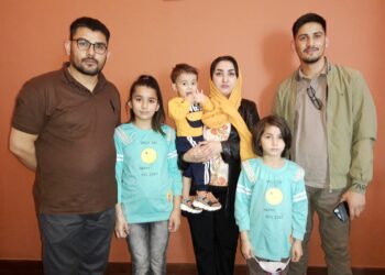 Família afegã foge do terror do Talibã e se refugia em Araxá