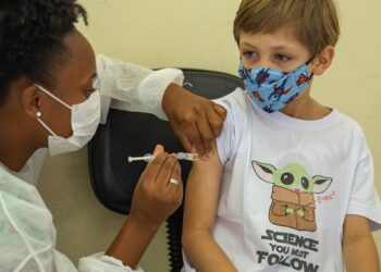 Araxá aplica nesta sexta a 2ª dose da vacina contra a Covid em crianças de 5 a 11 anos