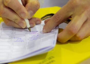 Coleta seletiva de porta em porta em Bambuí é um sucesso