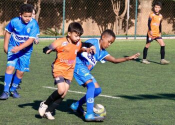 Alunos do Projeto Dínamo Lobinho Transformando Vidas participam de amistosos na Arena Filomena