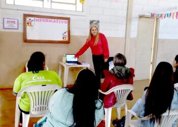 Servidores e membros do Instituto de Previdência de Patos de Minas recebem certificação