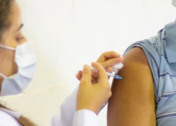Saúde de Araxá convoca população 18+ para vacinação contra Covid-19 nesta segunda