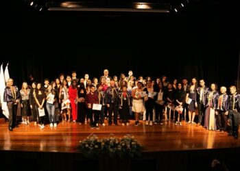 Lançamento e homenagens marcam posse da Academia Araxaense Juvenil de Letras