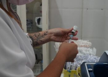 Saúde convoca população 12+ para vacinação contra Covid-19 nesta segunda