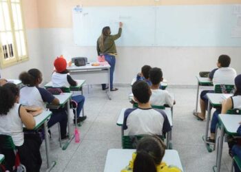 Web-rádio: cadastro escolar para estudar na rede pública de Minas vai até 30 de novembro