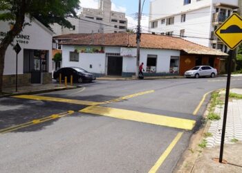 Ruas e avenidas de Araxá recebem manutenção de sinalização