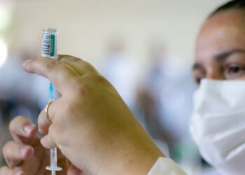 Saúde convoca população maior de 12 anos para vacina contra a Covid-19 nesta segunda-feira