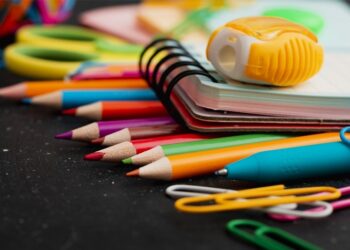 Apontador simples em Araxá tem diferença de preço de 517%, aponta Procon em pesquisa de material escolar