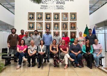 Membros do Conselho Municipal Cacs – Fundeb tomam posse em Patos de Minas