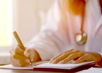 Aberto em Araxá o processo seletivo para contratação de médicos para ESFs