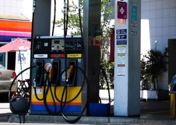 Preço de combustíveis tem queda nos postos de gasolina, diz ANP
