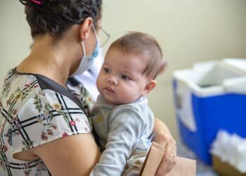 Com baixa procura pela dose de reforço, Araxá alerta a população para atualizar a vacinação infantil contra a Covid