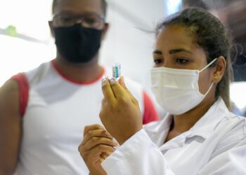 Saúde convoca população a partir de 12 anos para vacina contra Covid nesta segunda-feira