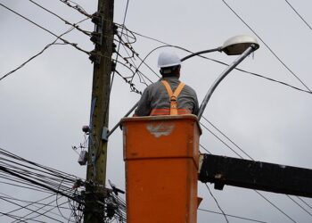 Começa a implantação de lâmpadas de LED pelos bairros de Araxá