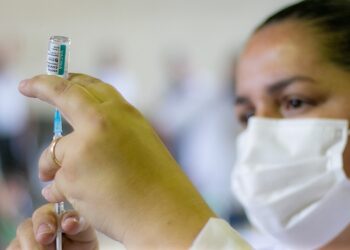 População, a partir de 12 anos, convocada para tomar doses da vacina contra Covid em Araxá