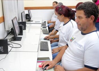 Começam as aulas da Educação de Jovens e Adultos na rede municipal em Araxá