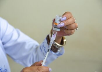 Vacinação contra Covid em Araxá prossegue com aplicação da Dose Bivalente e do reforço ao Grupo 40+