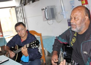 Ampara oferece aulas de música aos assistidos da instituição e promove momentos de lazer