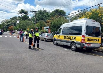 Secretaria de Segurança em Araxá promove campanha Porta de Escolas, com várias ações educativas