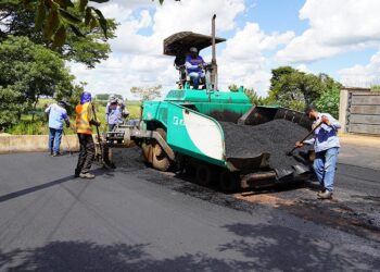 Ruas do Bairro Parque das Flores, no Setor Sul de Araxá, são recapeadas