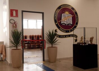 Academia Araxaense de Letras inaugura nova sede e homenageia ex-presidentes
