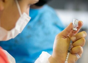 Saúde em Araxá segue aplicação das vacinas monovalente e bivalente contra Covid