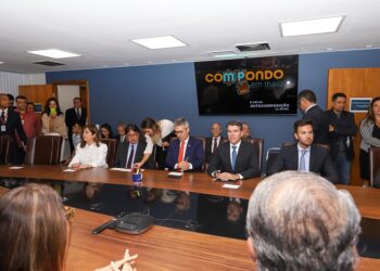Governador acompanha lançamento de programa de conciliação do MPMG