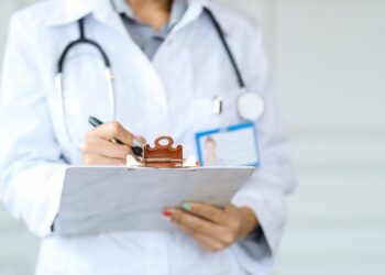 Araxá realiza credenciamento para contratação de médicos especialistas em várias áreas