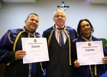 Academia Araxaense de Letras dá posse a novos membros em evento no Uniaraxá