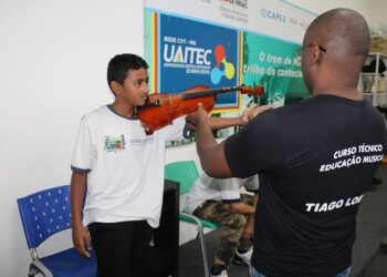 Projeto Encantos contempla 160 alunos de Araxá com o ensino gratuito sobre música