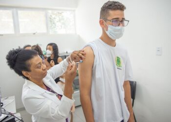 Aplicação da vacina bivalente contempla público maior de 18 anos nesta quarta em Araxá
